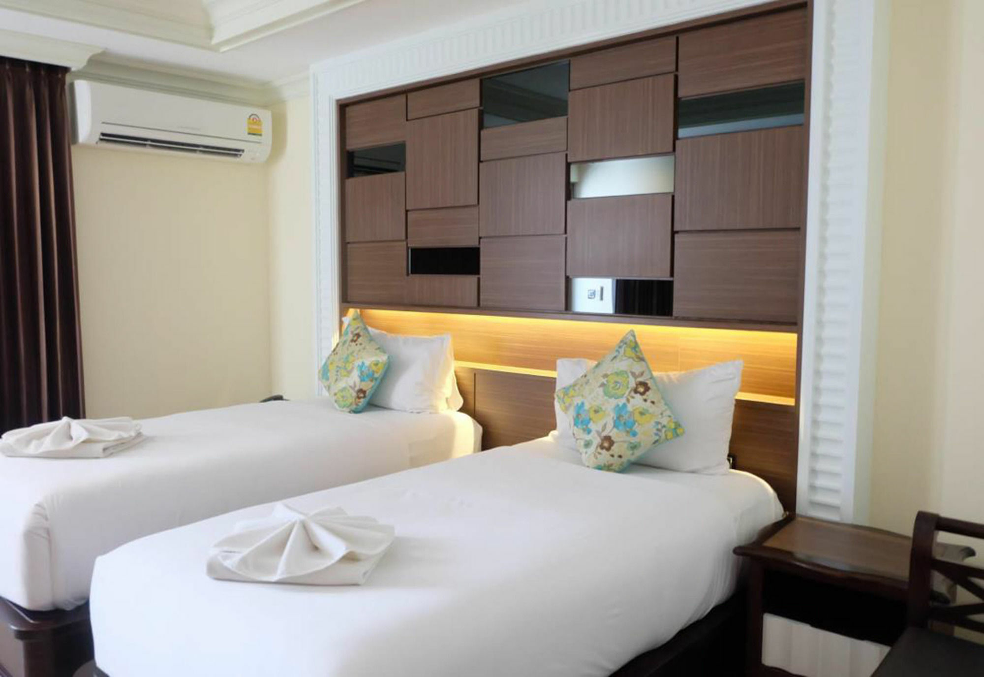 March Hotel Pattaja Kültér fotó